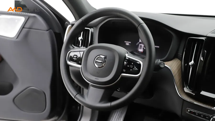 二手沃尔沃XC60 T8 插电混动 长续航四驱智雅豪华版图片3954926